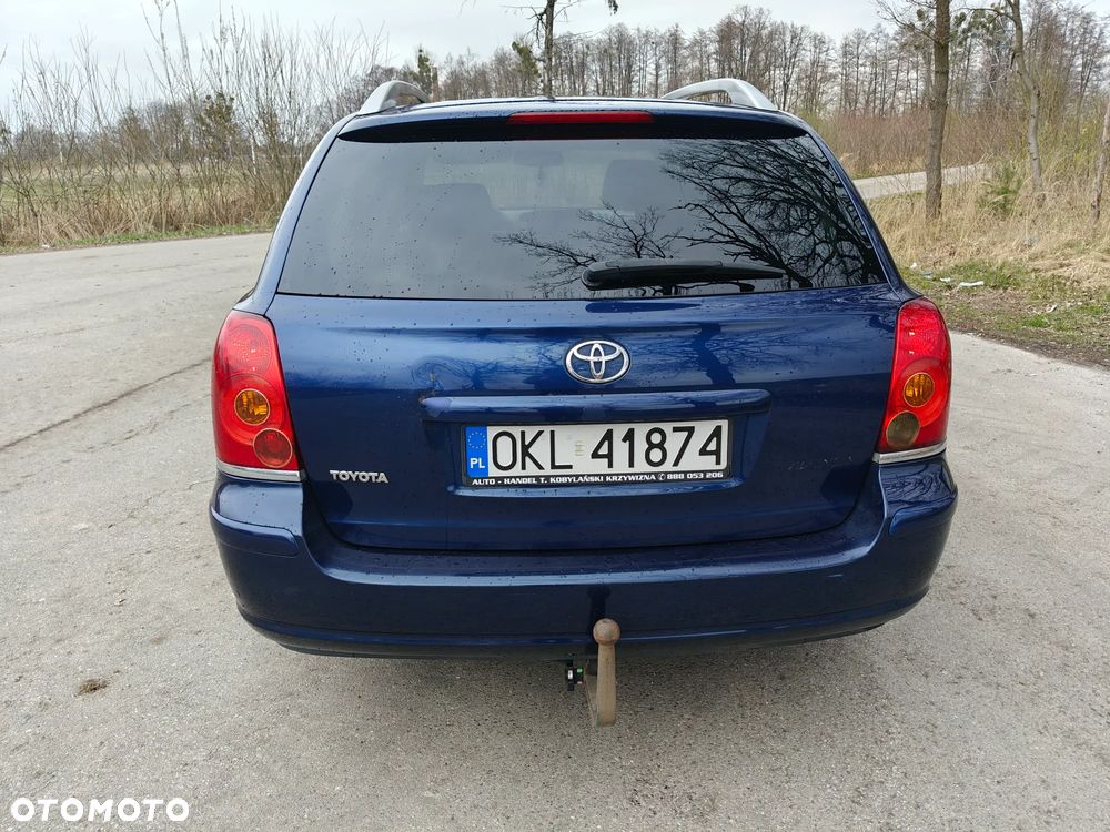 Toyota Avensis 2.0 D-4D Travel - 4