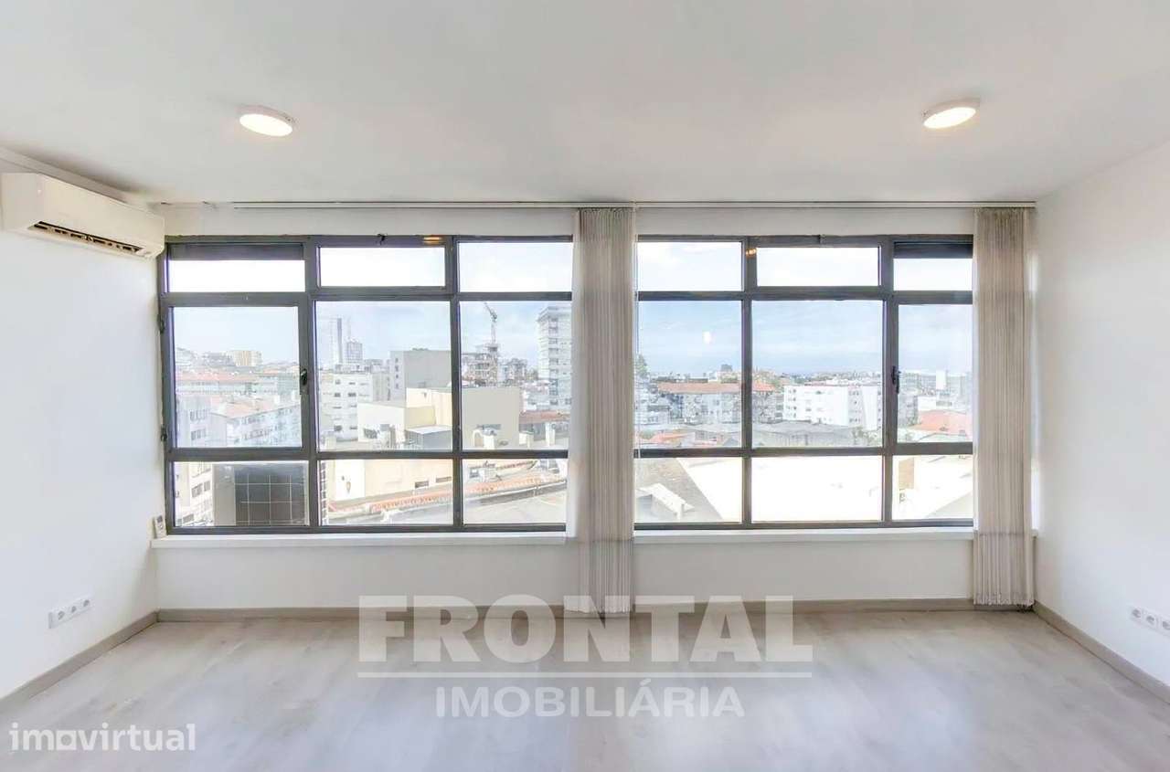 Apartamento T0+1 | Localização Premium Junto ao Metro e El Corte Inglé - Grande imagem: 3/9
