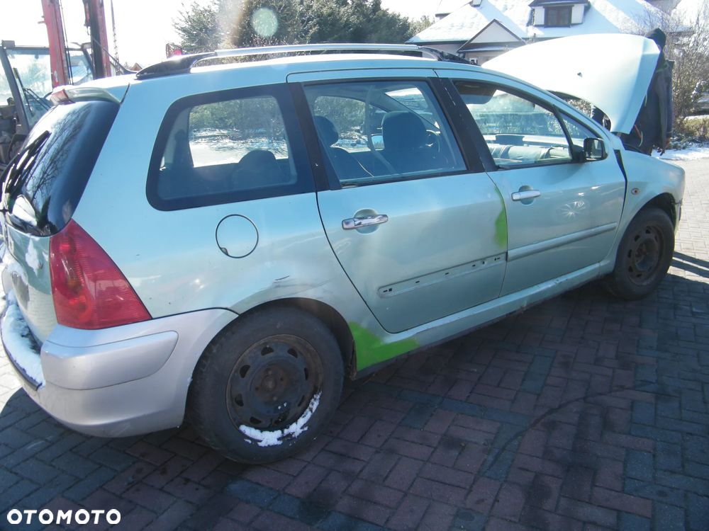 Peugeot 307 (01-05r.) 2.0 HDI 119KM. Silnik DW10TD Skrzynia 20DL50 lakier zieleń idaho. Cały na części. GWARANCJA !!!  Przód Tył Zestaw Komplet Drzwi Klapa Zderzak Błotnik Maska Grill Atrapa Szyba Pas Lampa Lusterko Boczki Fotel Kanapa Kokpit Deska Rozdzielcza Przełącznik Włącznik Sterownik Przewody Wiązka Instalacja Moduł Komputer Czujnik Listwa Pompa Alternator Wtryski Głowica Rozrusznik Kompresor Sprzęgło Dwumas Silnik Skrzynia ABS Klimatyzacji Paliwa Wspomagania Kolektor Turbina Przepustnica Zawór Chłodnica Koło Hak Belka Sanki Zawieszenie Mcpherson Półoś Amortyzator Wydech Tłumik Zacisk Most - 3