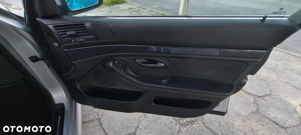 BMW Seria 5 - 17