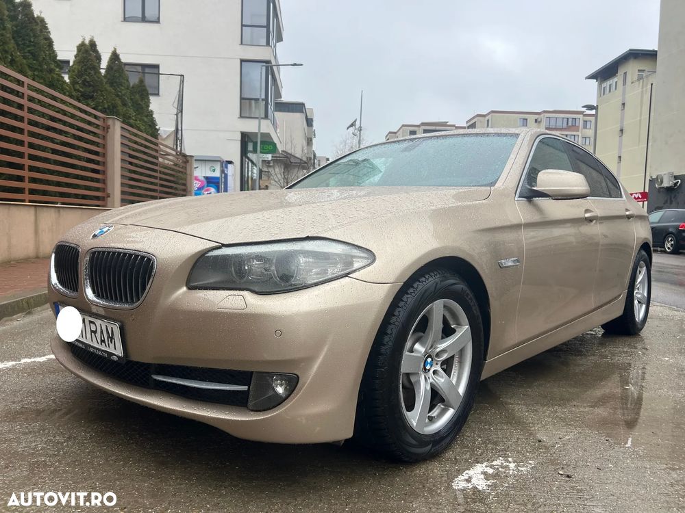 BMW Seria 5 525d Luxury Line - 3