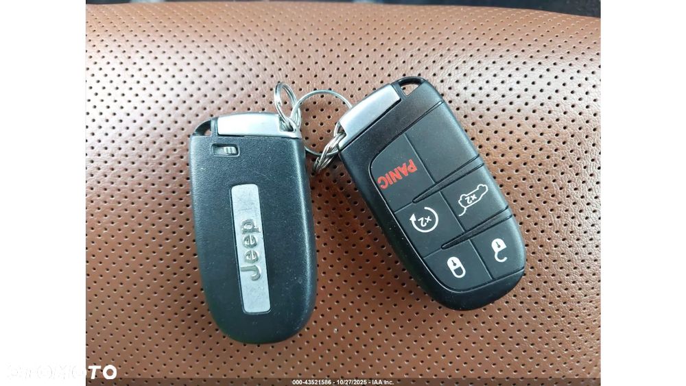 Jeep Grand Cherokee - 11