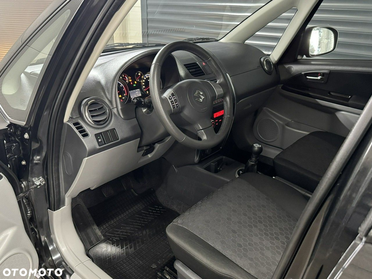 Suzuki SX4 - 10
