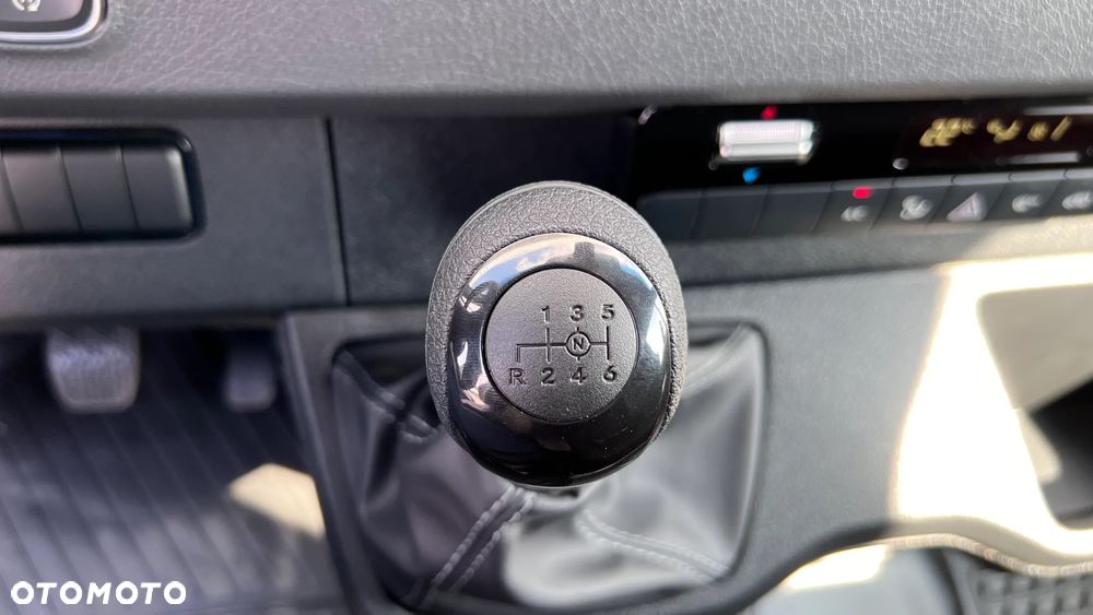 Mercedes-Benz Sprinter 519 CDI - 24