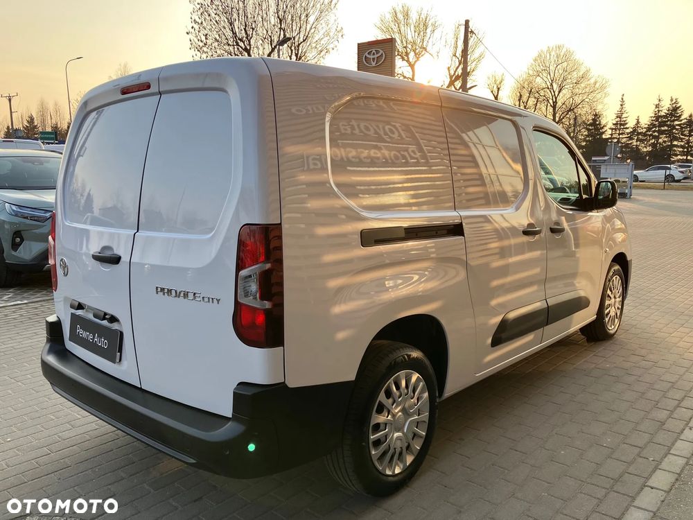 Toyota Proace City - 11
