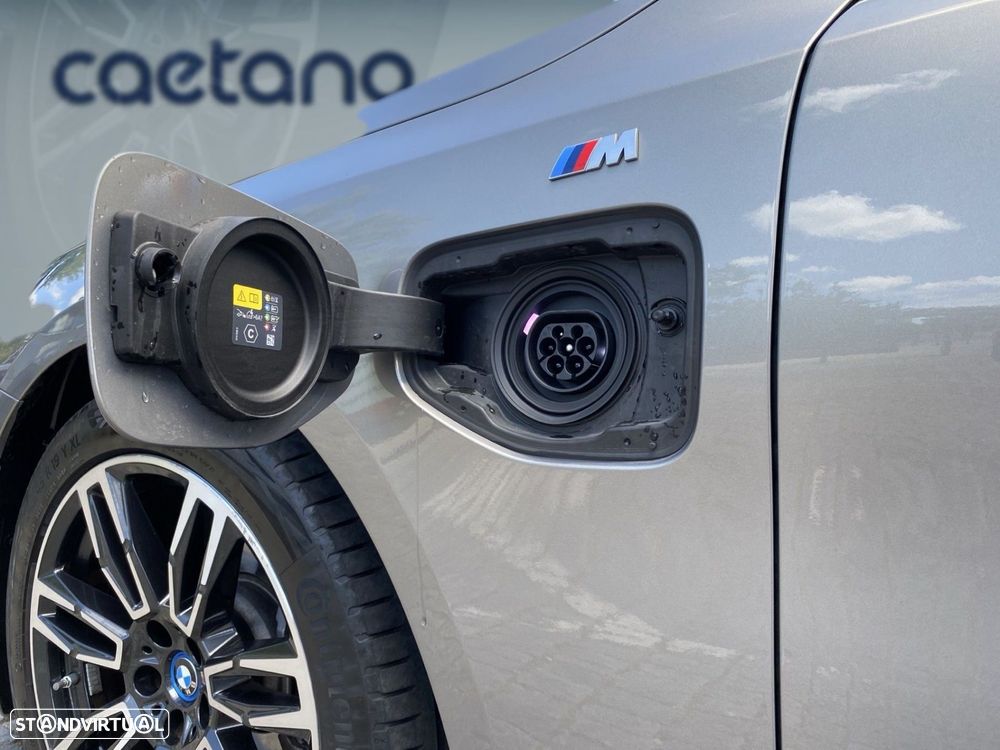 BMW 530 e Pack Desportivo M - 3