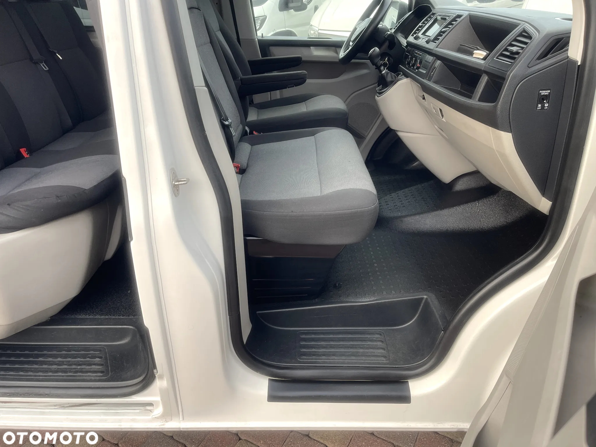 Volkswagen Transporter L2H1 Doka - 22