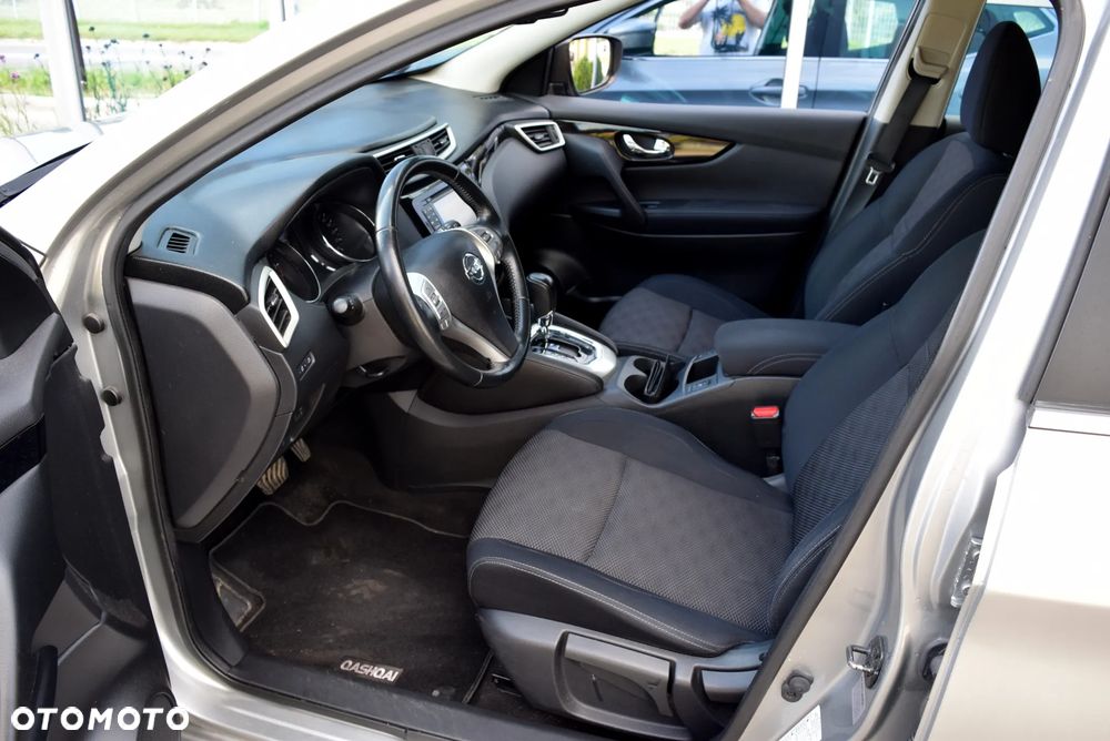 Nissan Qashqai 1.6 DCi Xtronic ACENTA - 6