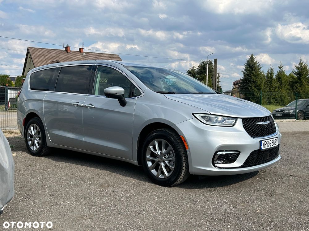 Chrysler Pacifica - 13