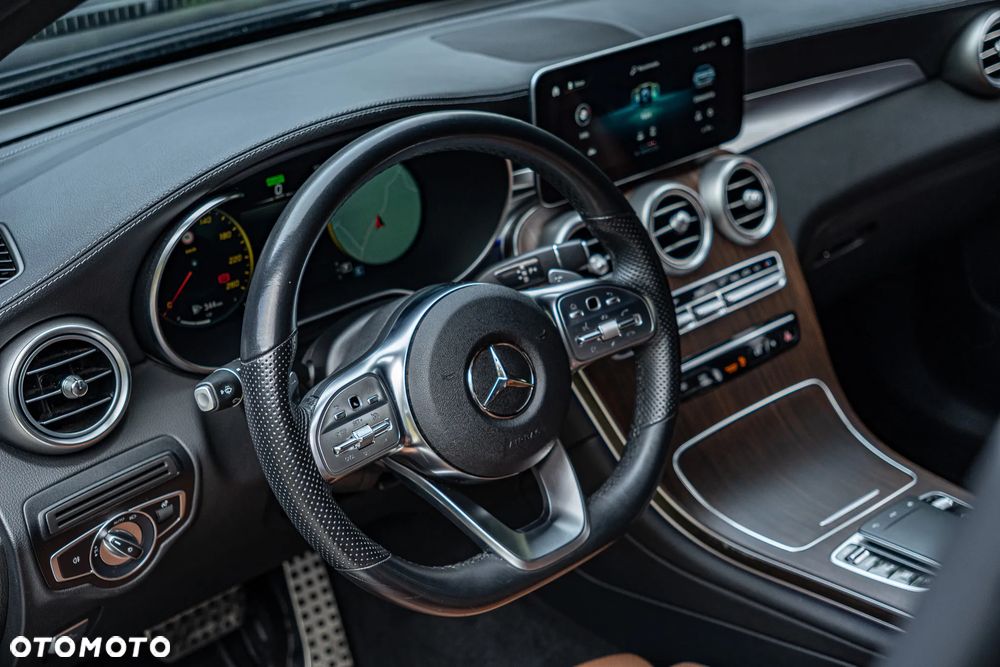 Mercedes-Benz GLC 200 4Matic 9G-TRONIC AMG Line - 33