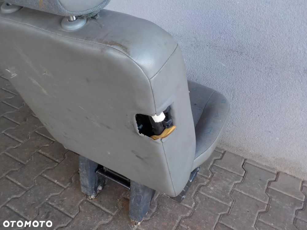 VW T5 FOTEL KOZIOŁEK SKŁADANY TYŁ TYLNY - 6