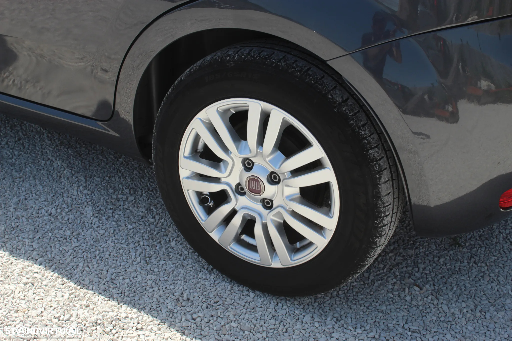 Fiat Punto 1.3 M-Jet Lounge S&S - 26