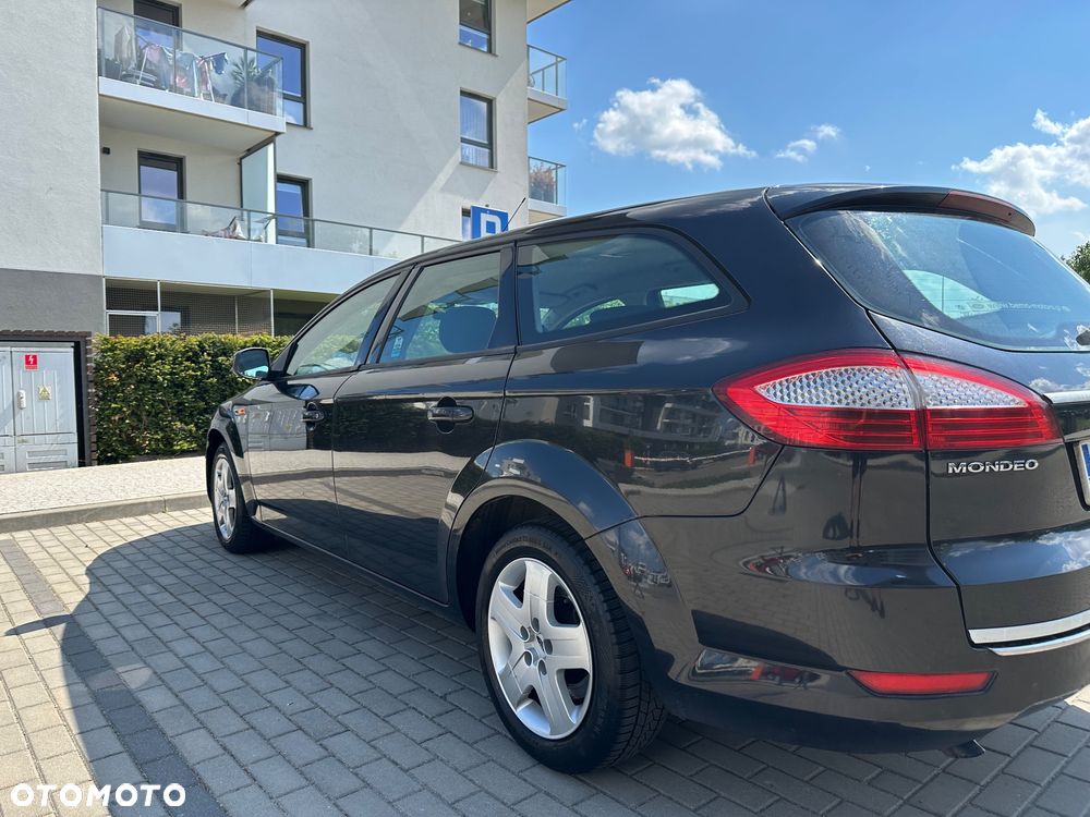 Ford Mondeo 1.8 TDCi Ambiente - 8