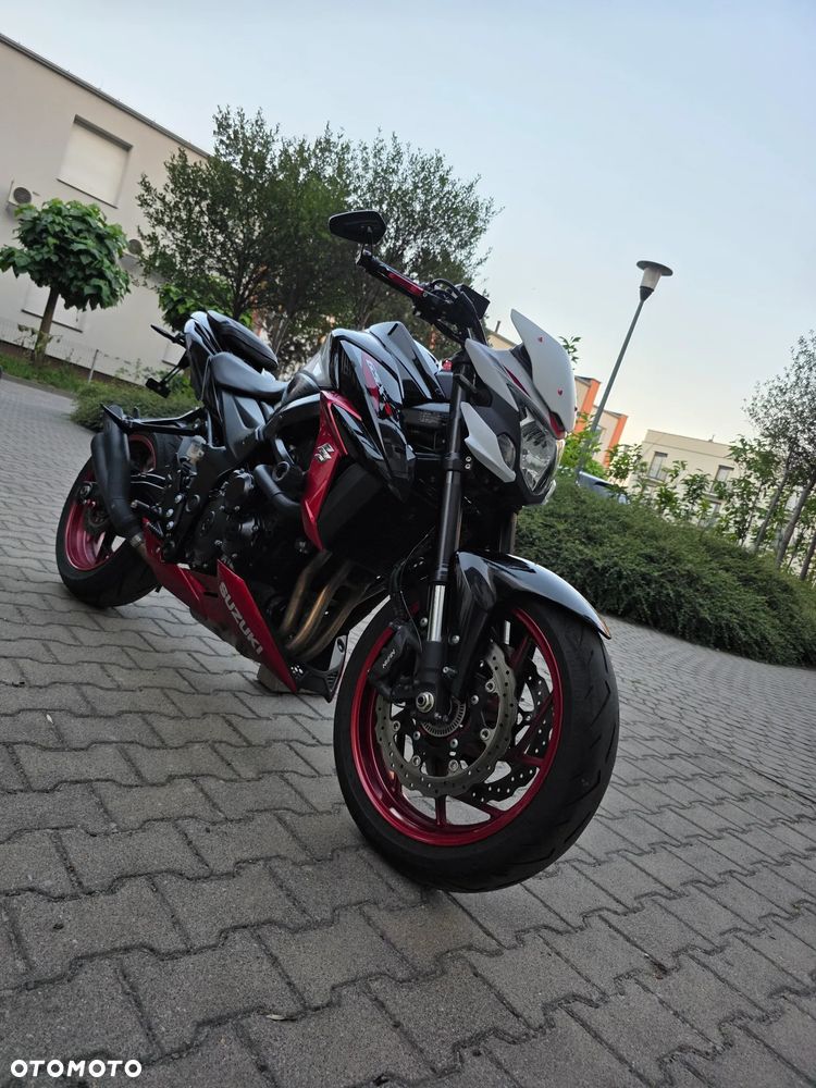 Suzuki GSX - 1