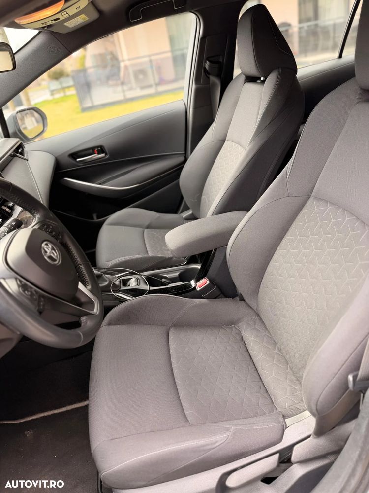 Toyota Corolla - 5
