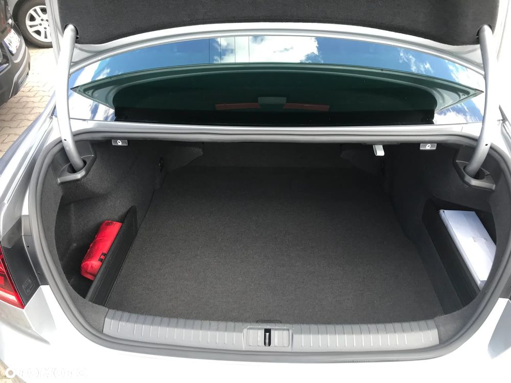 Volkswagen Passat 1.5 TSI EVO Business DSG - 26