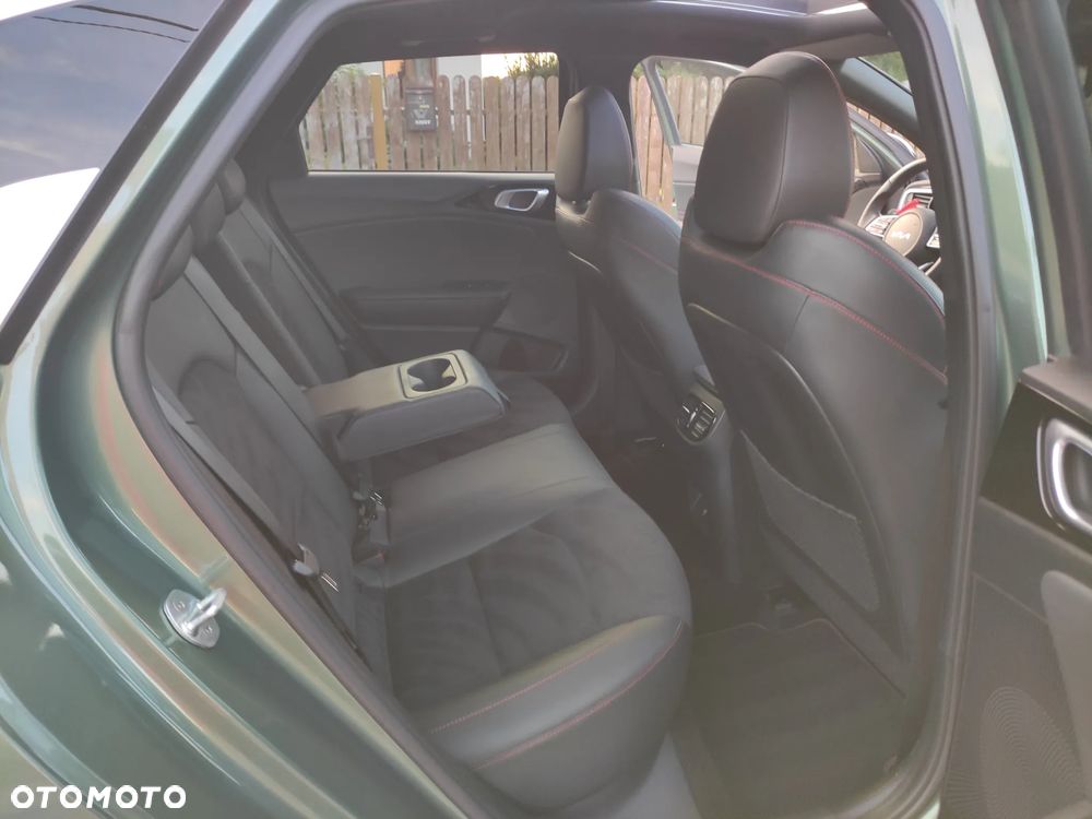 Kia ProCeed 1.6 T-GDI GT DCT - 24