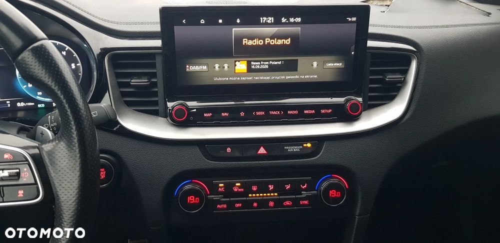 Kia Ceed 1.6 CRDi Eco-Dynamics+ (48V Mild-Hybrid) DCT7 GT Line - 33