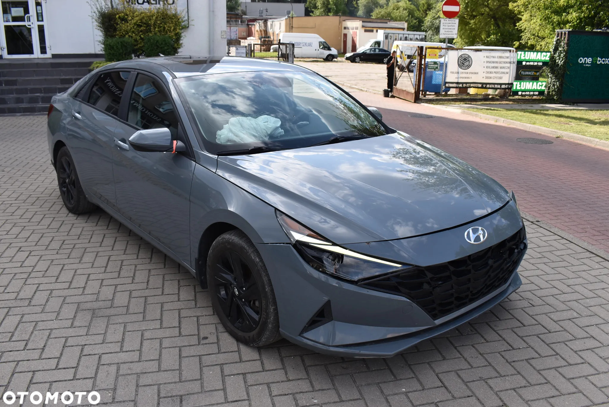 Hyundai Elantra - 3