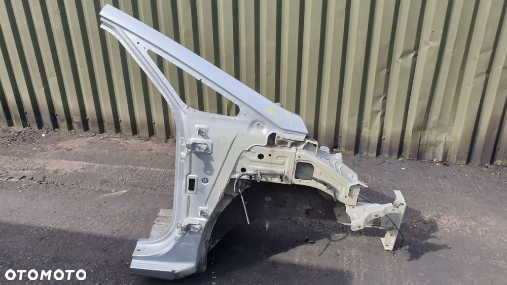 ĆWIARTKA PODŁUŻNICA KIA CARENS IV PRAWY PRZÓD RADOM