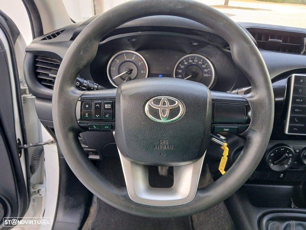 Toyota Hilux 2.4 D-4D 2WD CD - 19