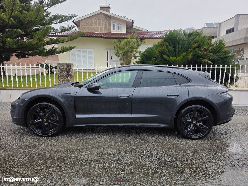 Porsche Taycan Cross Turismo 4S - 8