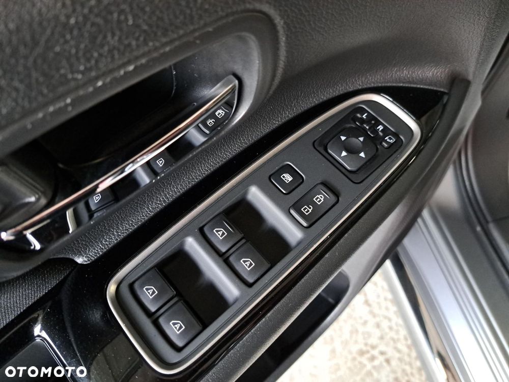 Mitsubishi Outlander - 36