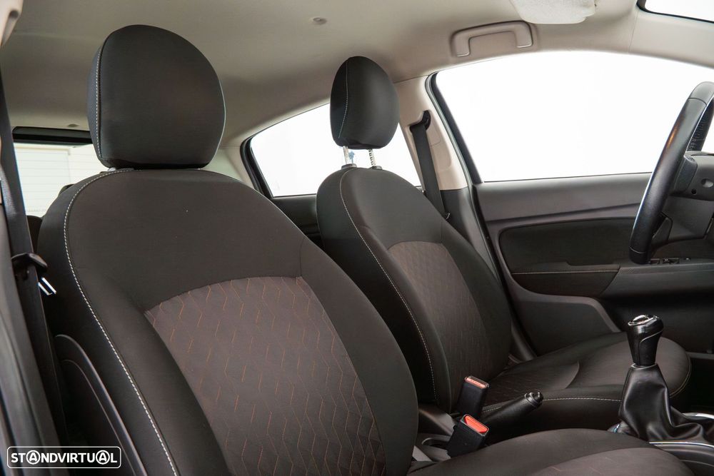 Mitsubishi Space Star 1.2 Intense - 33