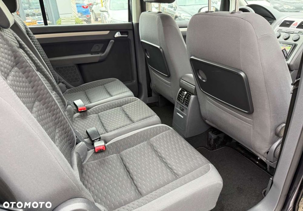 Volkswagen Touran - 26