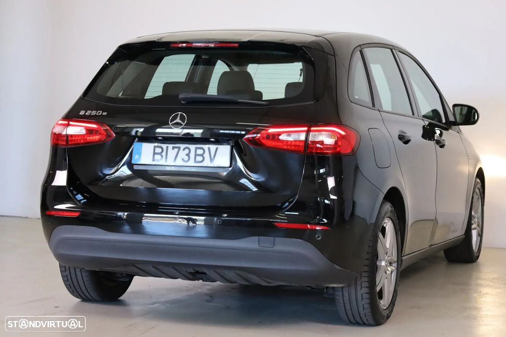 Mercedes-Benz B 250 e 8G-DCT Progressive - 16