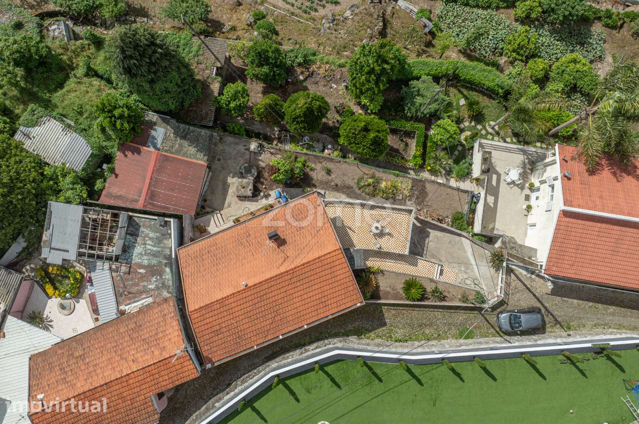 Moradia térrea com terreno em Landim - Grande imagem: 3/26