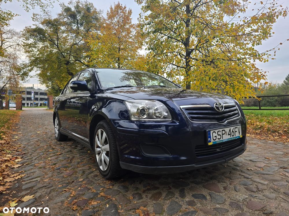 Toyota Avensis 1.8 VVT-i Luna - 1
