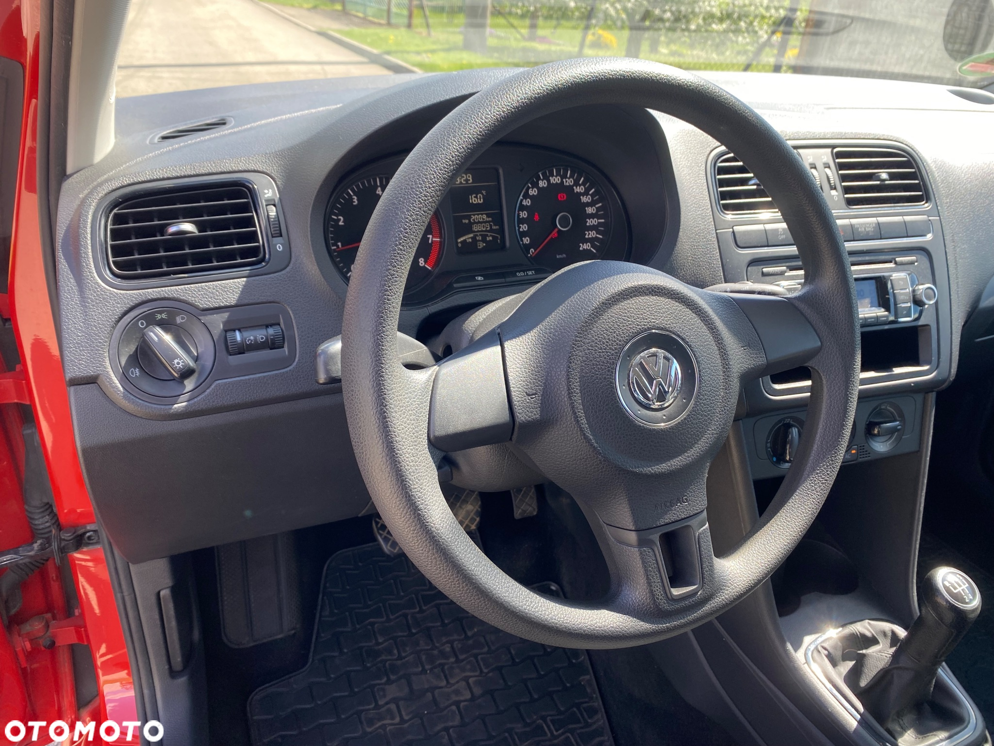 Volkswagen Polo - 11