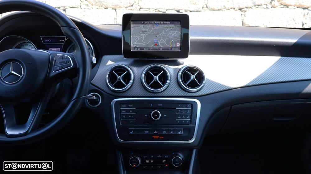 Mercedes-Benz GLA 220 d - 24