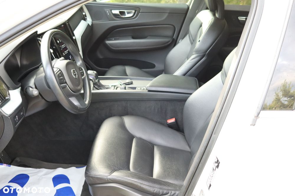 Volvo XC 60 T5 AWD Geartronic Momentum - 25