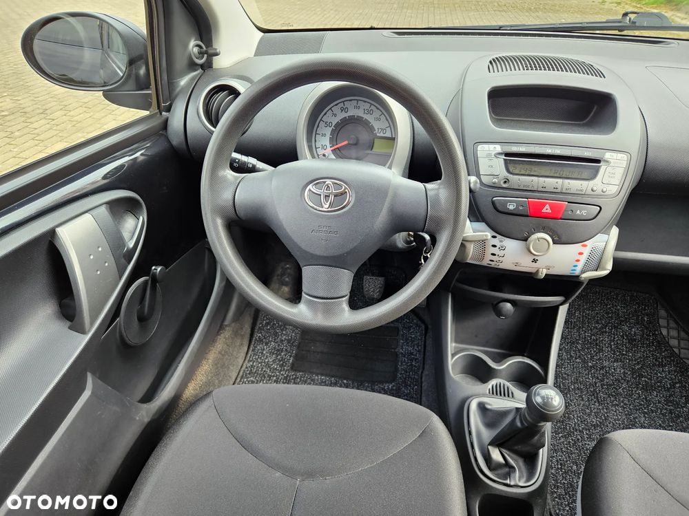 Toyota Auris 1.33 VVT-i Luna - 17