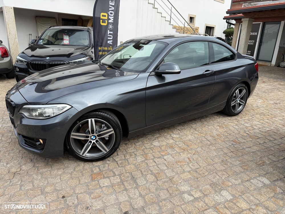 BMW 220 d Sport Line - 2