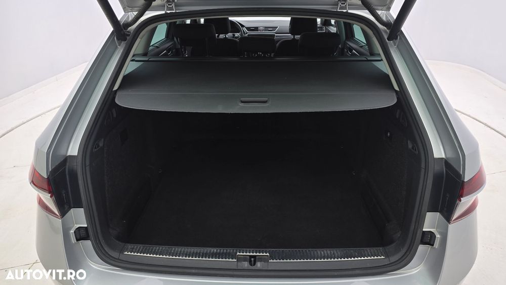 Skoda Superb Combi 2.0 TDI DSG Style - 25