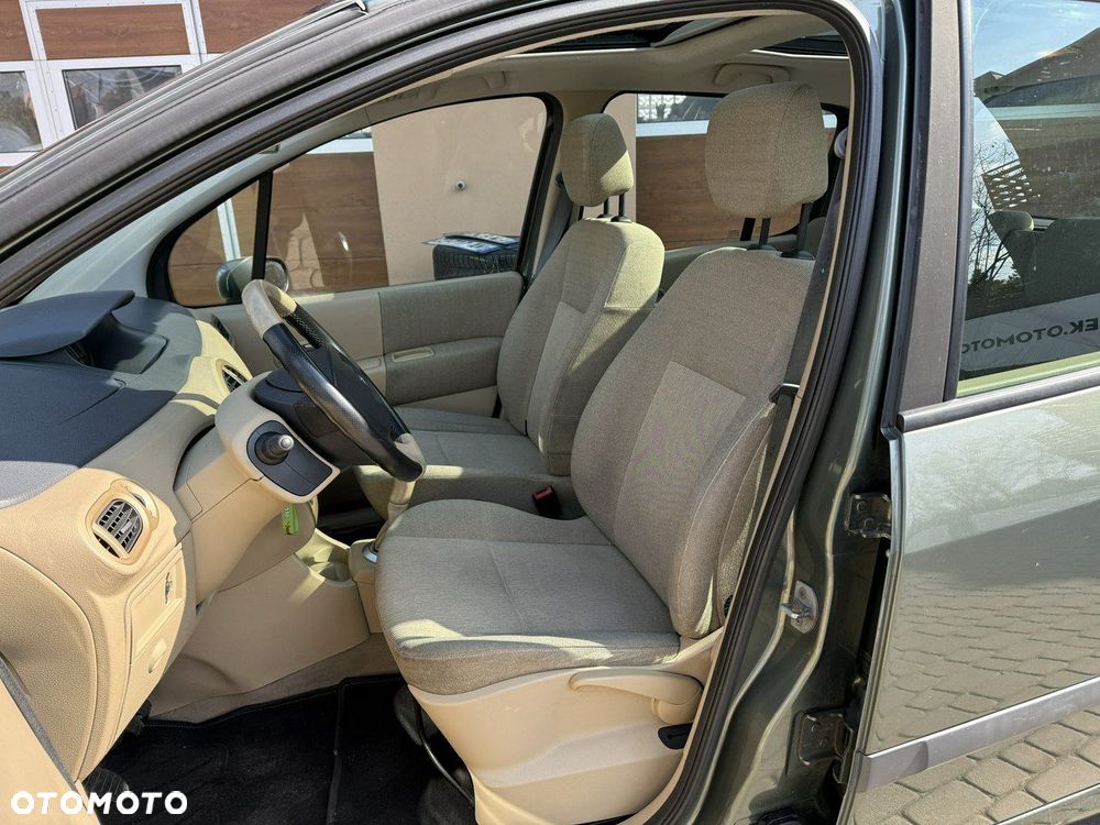 Renault Modus 1.6 16V Privilege - 17