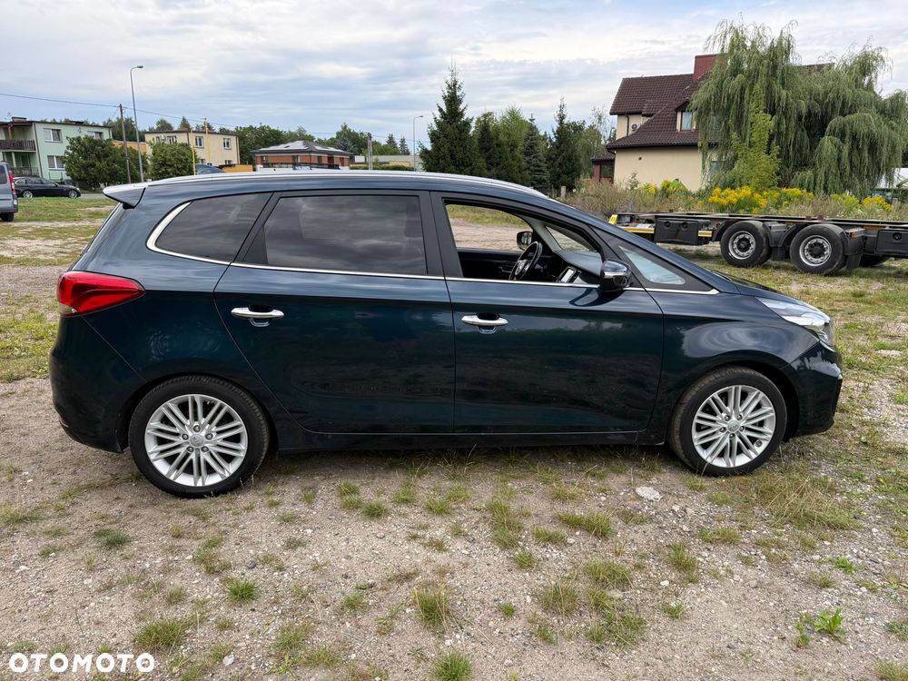 Kia Carens 1.7 CRDi M 7os - 13
