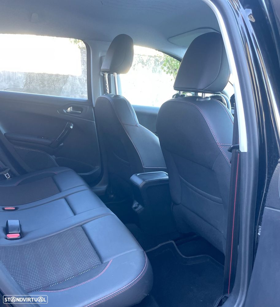 Peugeot 2008 1.2 PureTech GT Line - 18