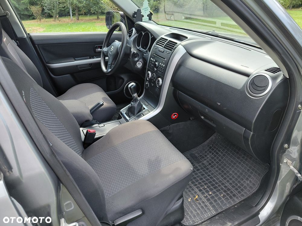 Suzuki Grand Vitara 1.9 DDiS - 8