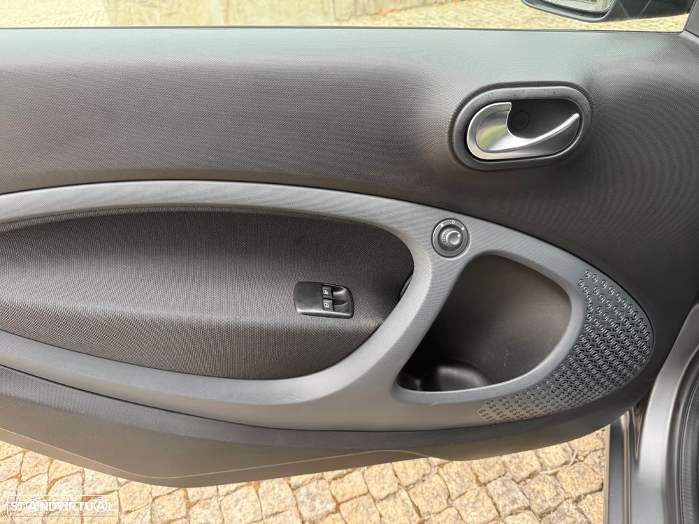 Smart ForTwo Coupé EQ Brabus Style - 11