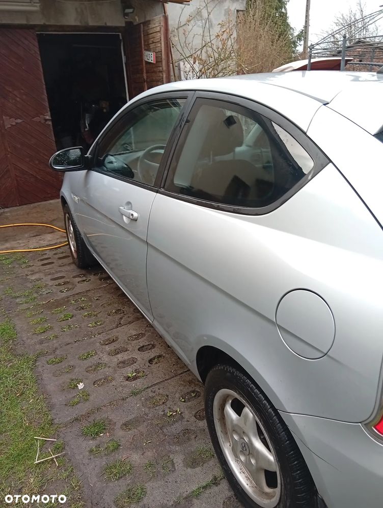 Hyundai Accent - 6