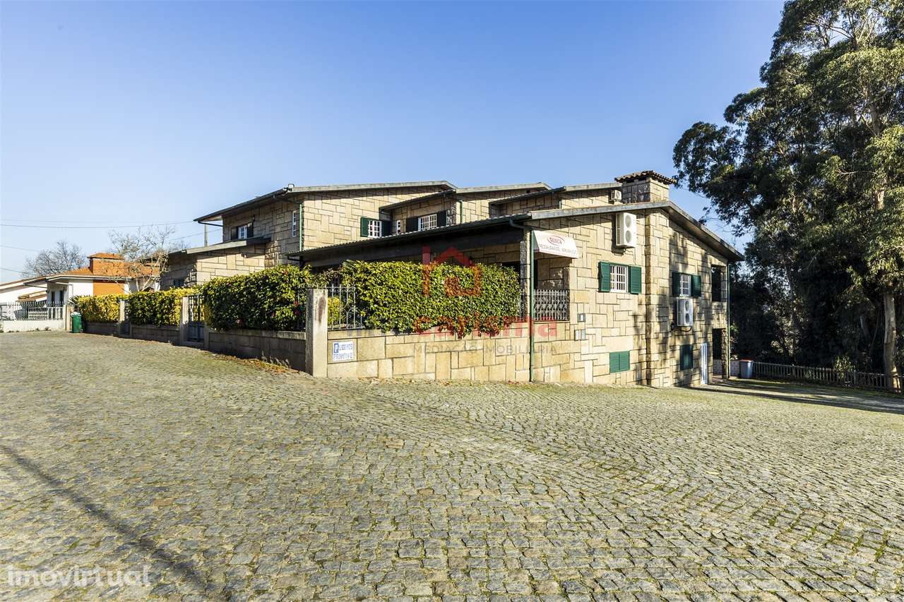 Moradia T6 + Restaurante - Grande imagem: 3/60