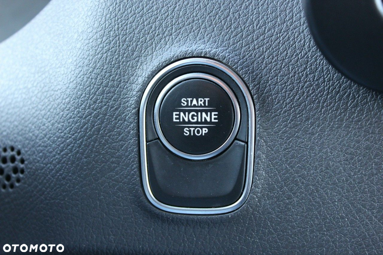 Mercedes-Benz Sprinter - 25