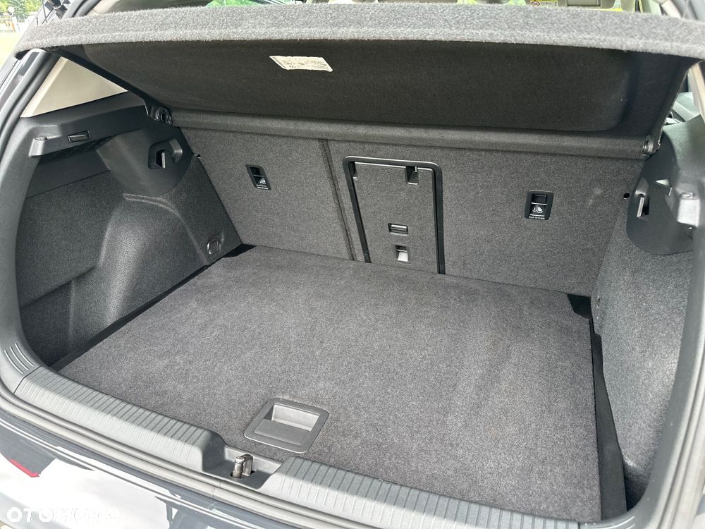 Volkswagen Golf 1.5 eTSI mHEV Life DSG - 27