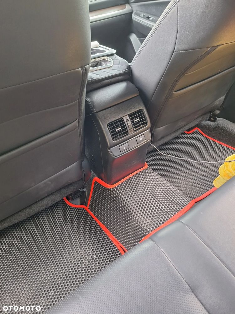 Subaru Legacy - 11