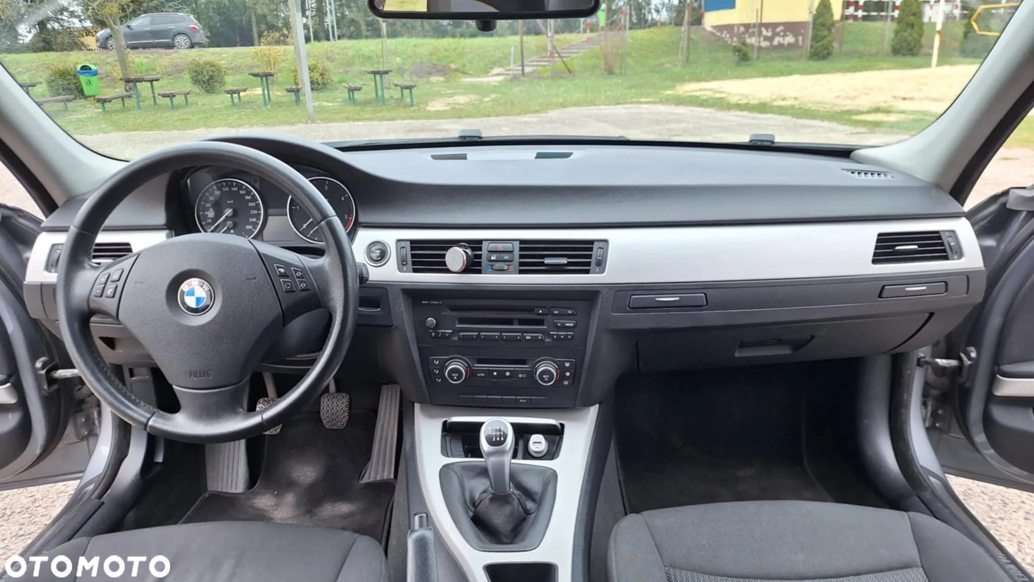 BMW Seria 3 318d - 11