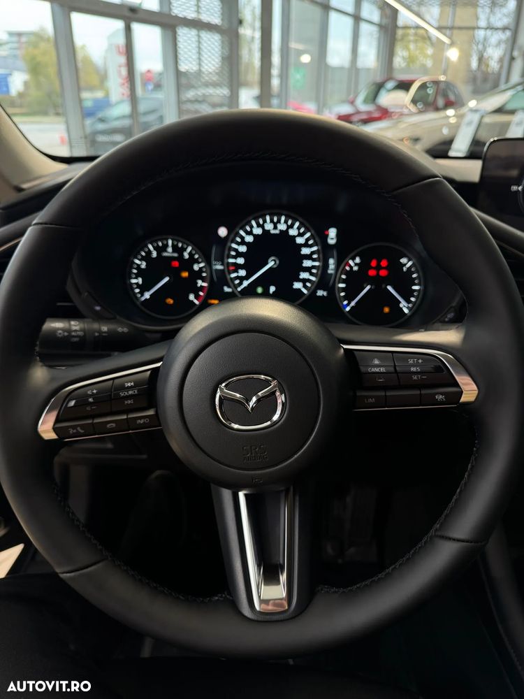 Mazda 3 e-Skyactiv X186 AT MHEV Center-Line - 13